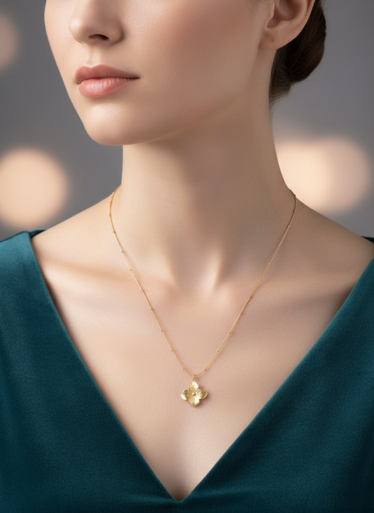 La Elegante Necklace